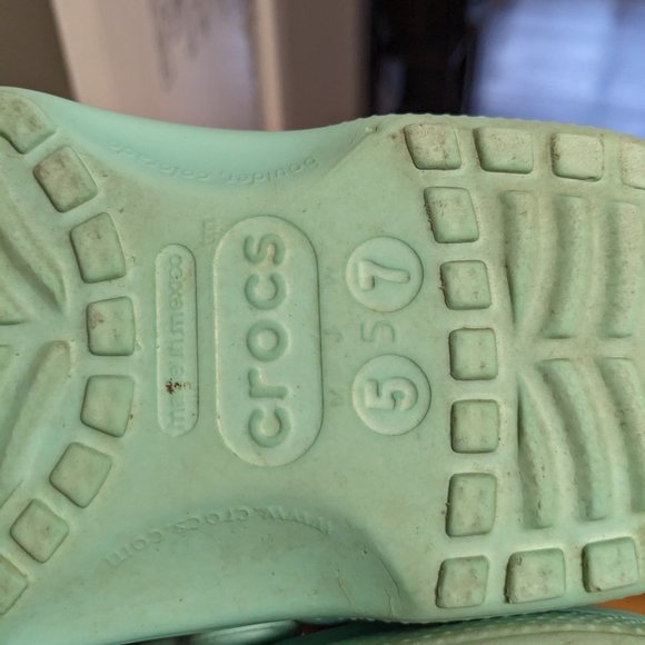 Teal Crocs Classic Clog Women's 7 / Men's 5 - Picture 11 of 11